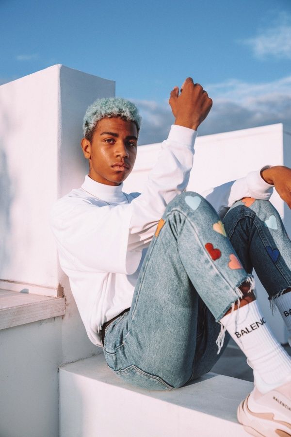 Featured image of post Aesthetic Poses Male