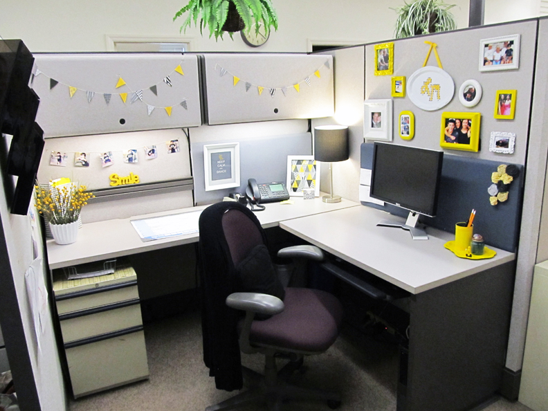 pix Office Space Ideas For Decorating Your Office At Work cubicle decor ideas to make your office
